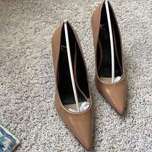 NWT Marc fisher Toe Pump